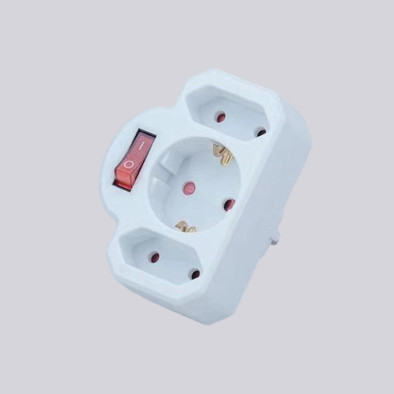 G01-01/2K tipo tedesco una spina tonda, due spine piatte, con adattatore per interruttore