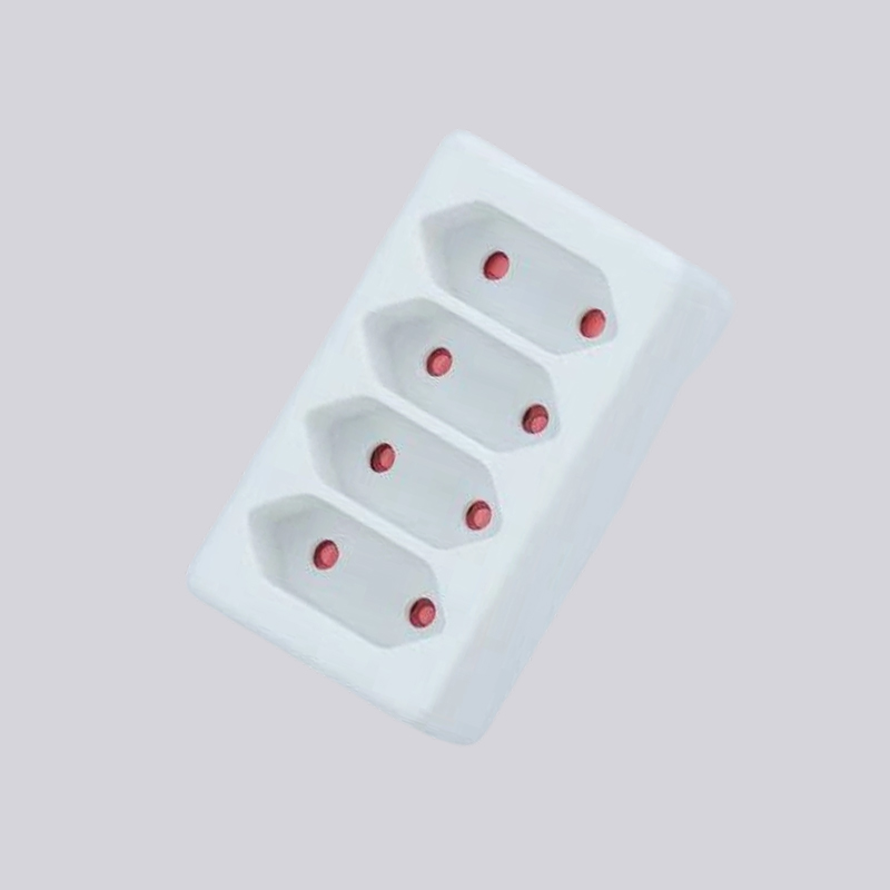 Adattatore a quattro spine piatte tipo tedesco G01/4